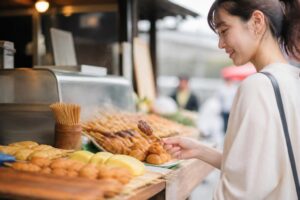 九州のB級グルメを楽しむ食べ歩きスポットは？